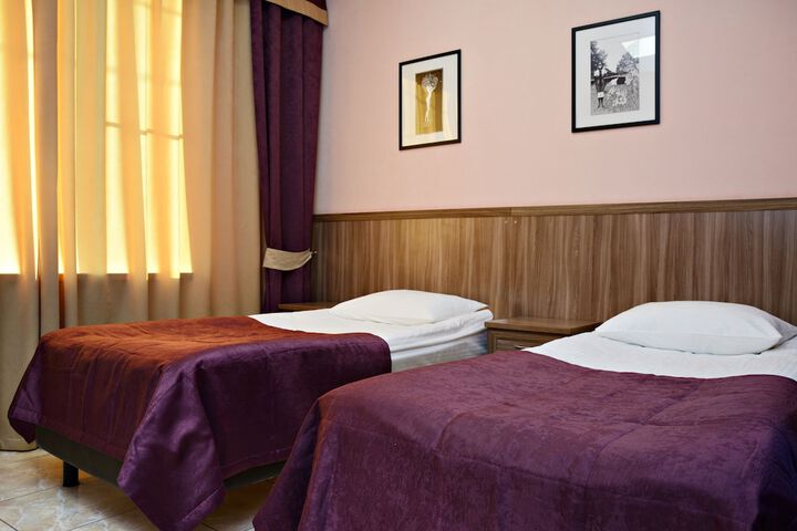Room 6 of 20