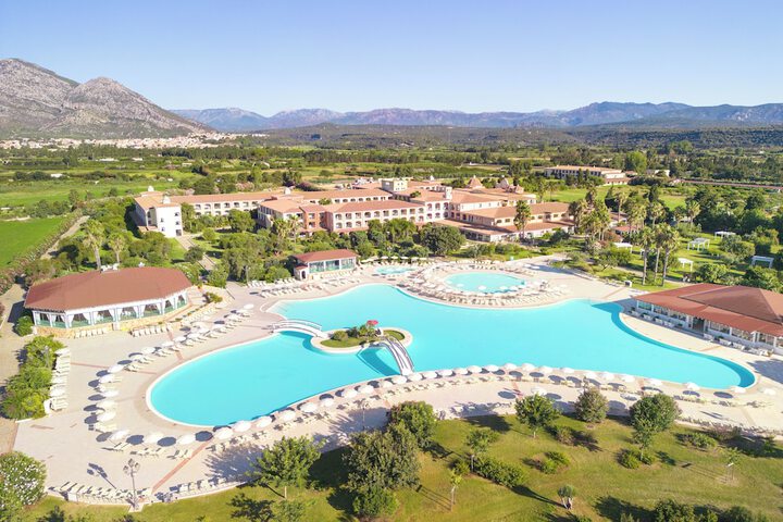 Pools & Facilities