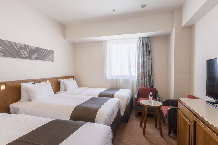 Room 25 of 104