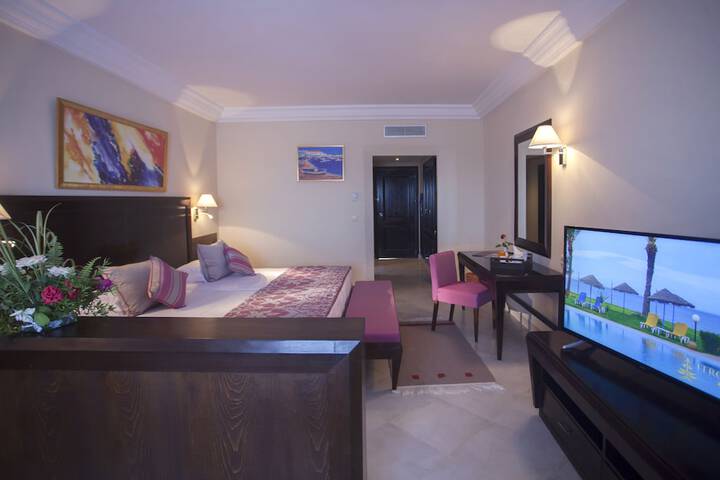 Room 5 of 66