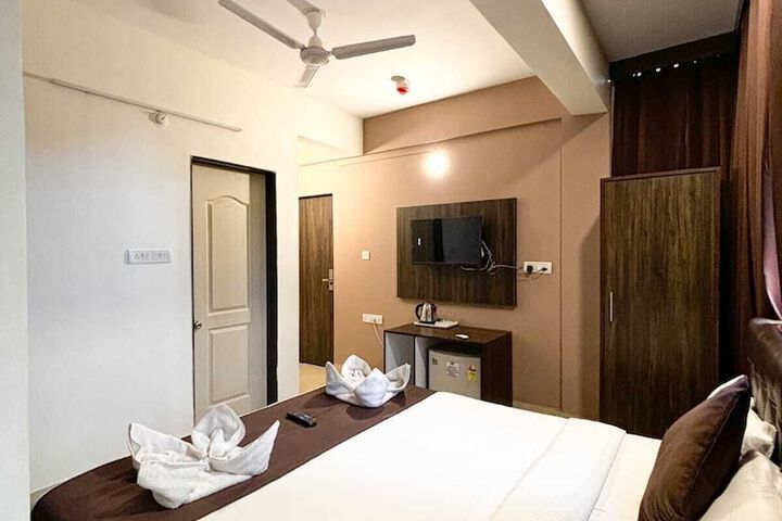 Room 52 of 99