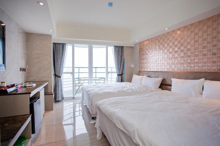 Room 17 of 39