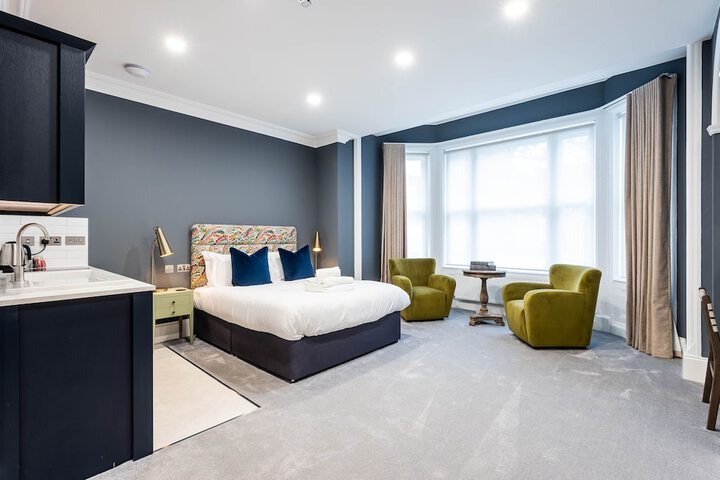 Room 17 of 190