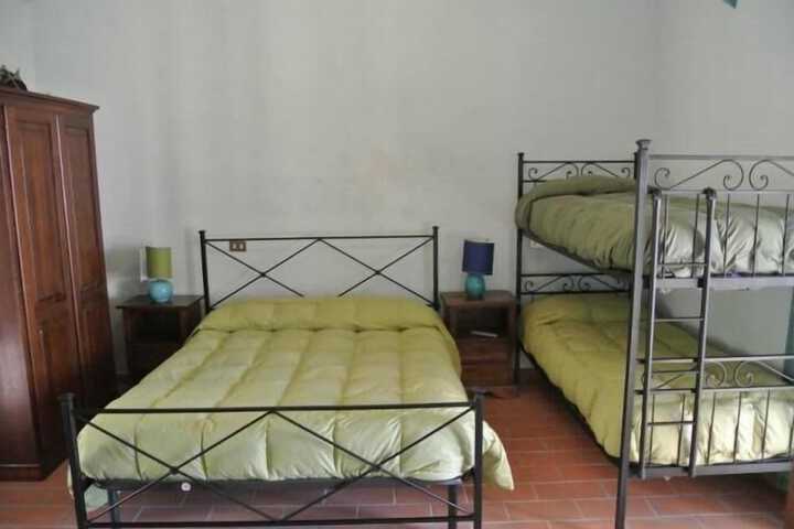 Room 4 of 17