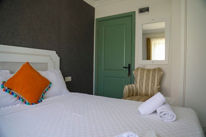 Room 22 of 72