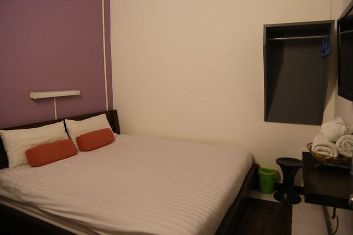 Room 13 of 52