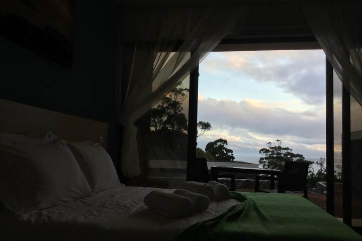 Room 4 of 47