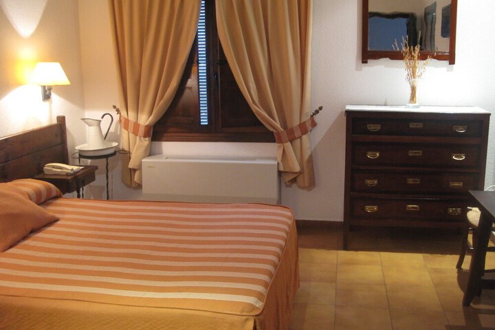 Room 7 of 32
