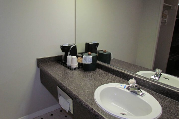 Room 25 of 64