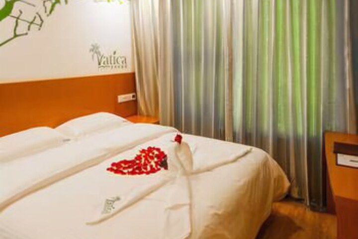 Room 6 of 7