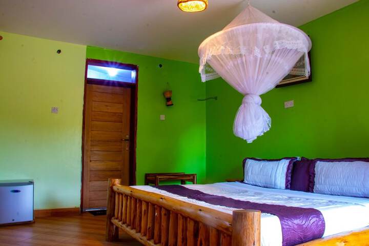 Room 2 of 30