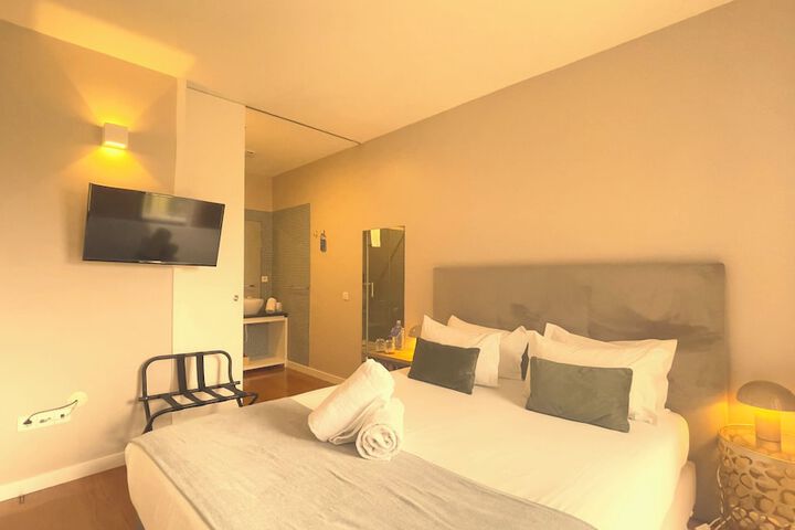 Room 12 of 70