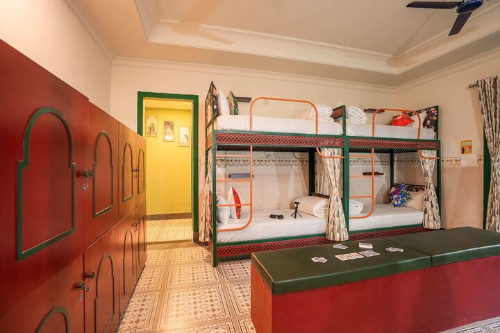 Room 17 of 90