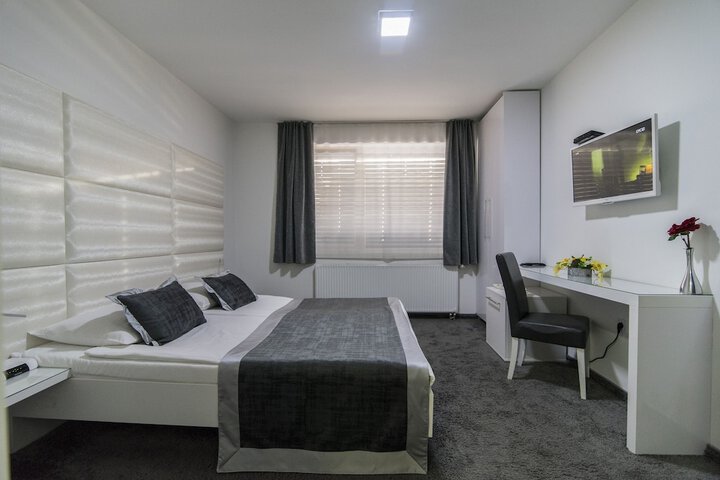 Room 30 of 60