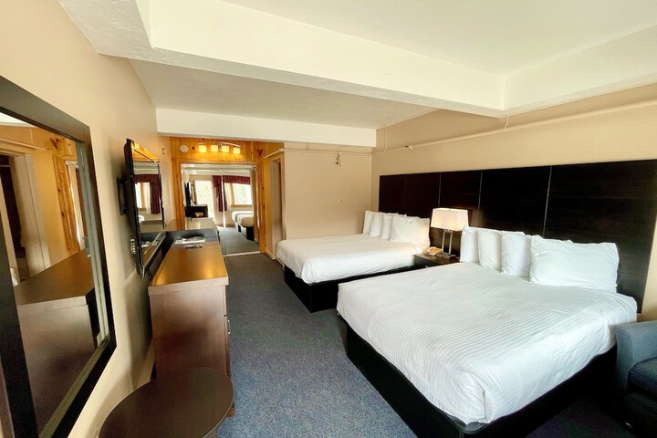 2 Double Beds Lakeside (6 of 8)