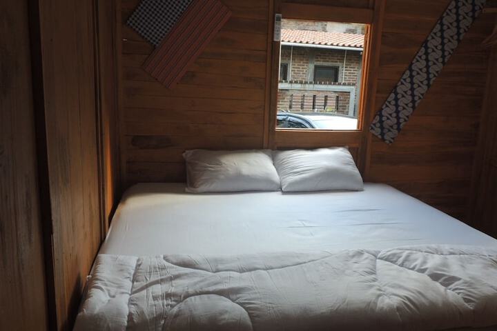 Room 5 of 27