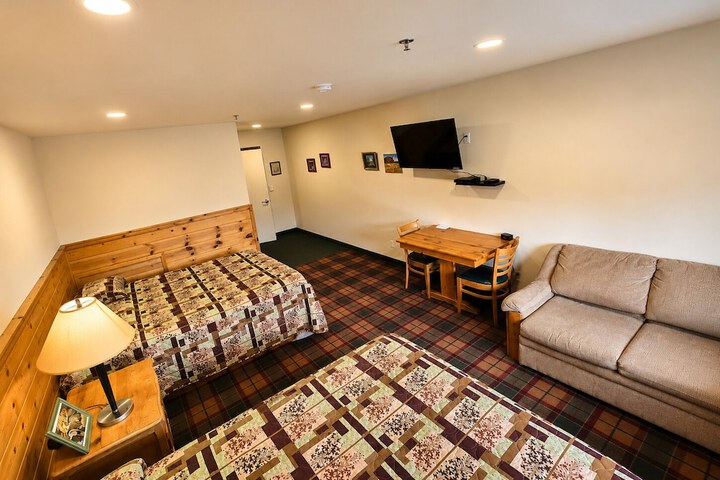Room 9 of 32