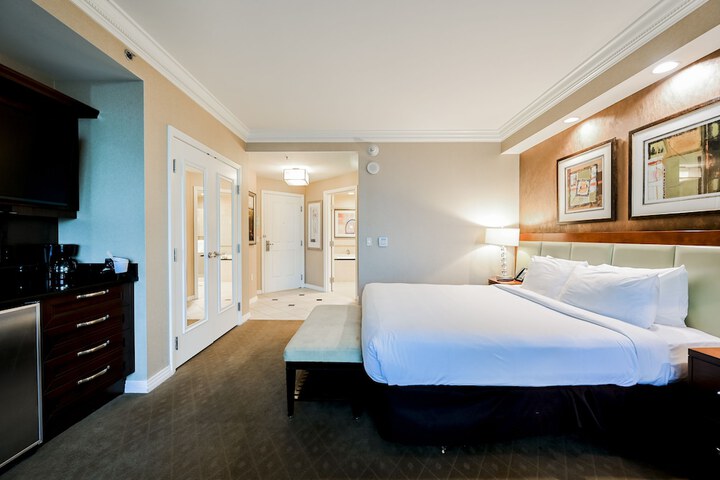 Room 12 of 105