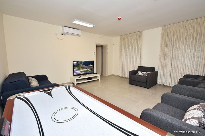 Room 54 of 70