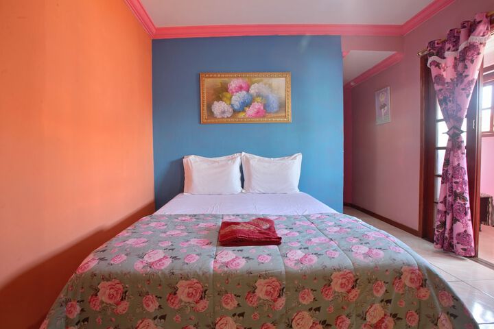 Room 4 of 34