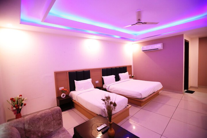 Room 16 of 24