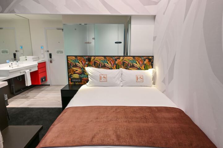 Room 30 of 81