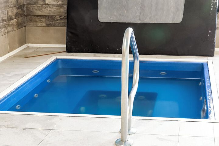 Jetted tub