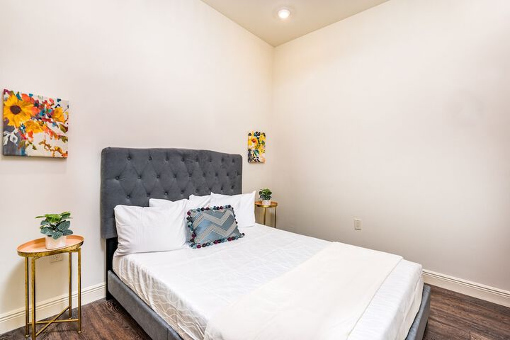 Room 11 of 182