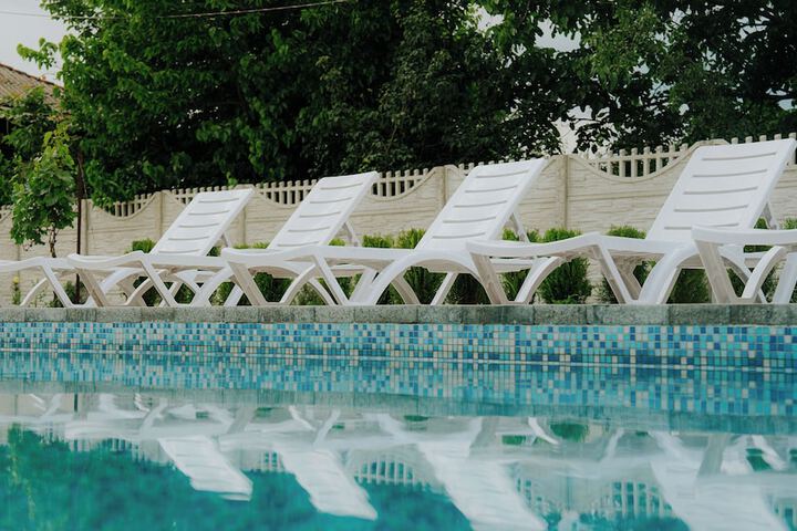 Pool 19 of 28