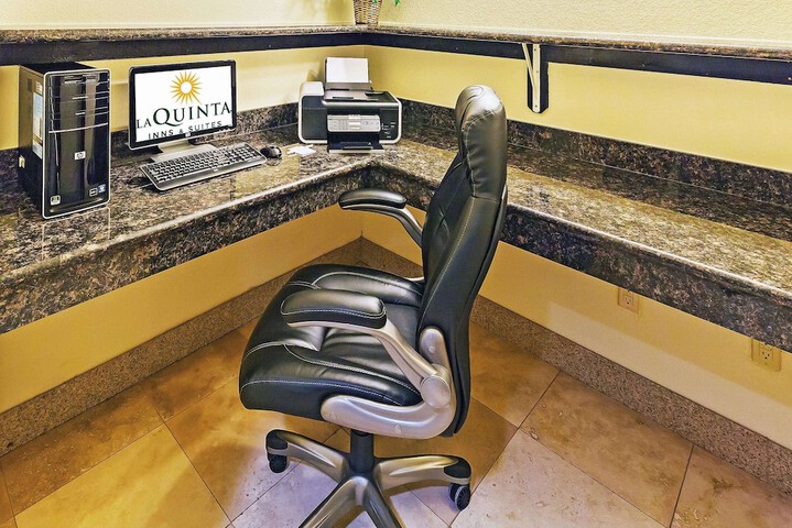 Business Center 61 of 70