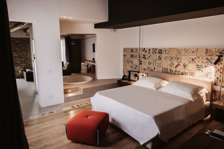 Room 28 of 134