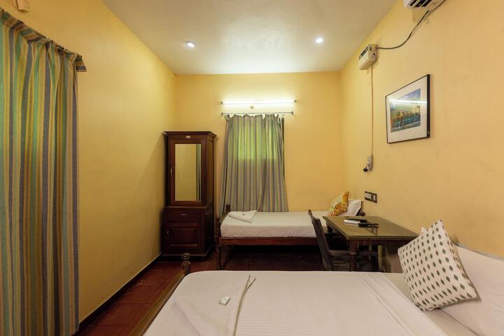 Room 15 of 38