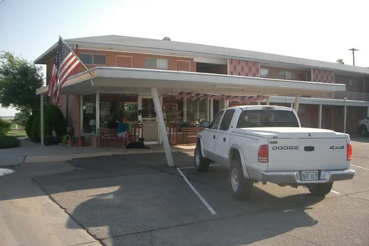 1ST TRAVEL INN OAKLEY