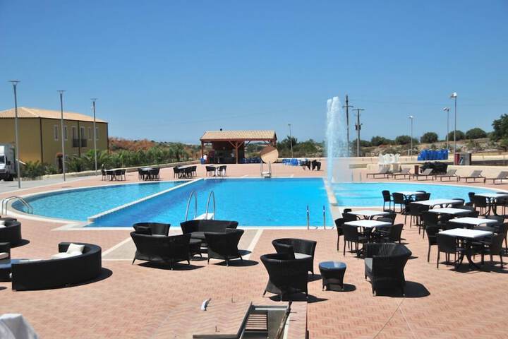 Pool 60 of 96