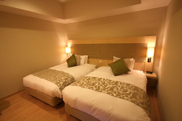 Room 14 of 225