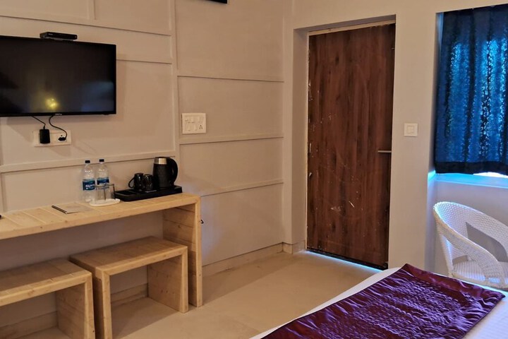 Room 8 of 47