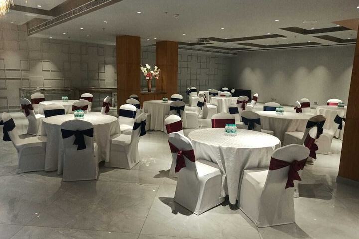 Ballroom/Hall 53 of 65