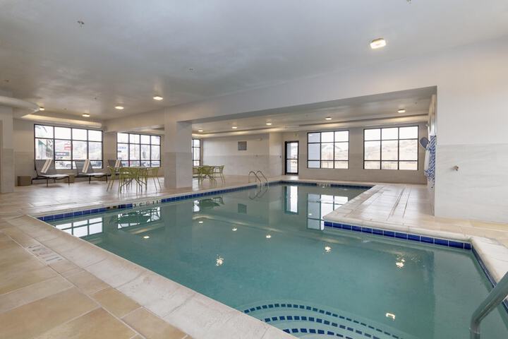 Hotel Pool
