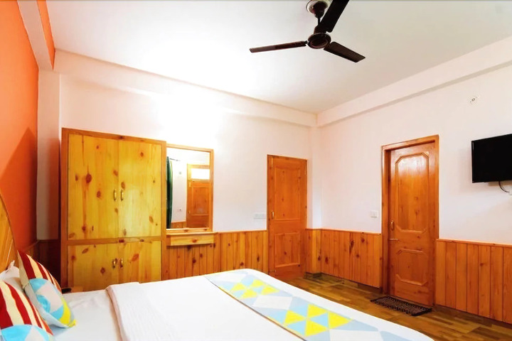 Room 5 of 6