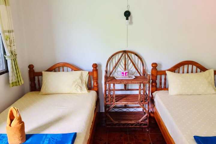 Room 10 of 50