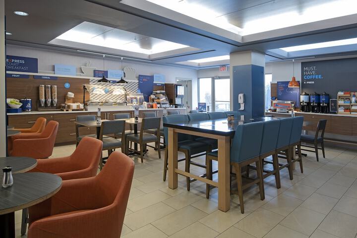 Breakfast/Coffee Service 38 of 53