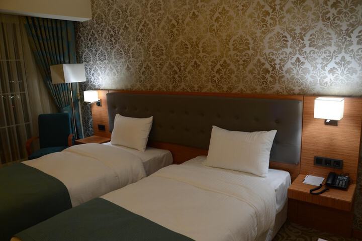 Room 9 of 62