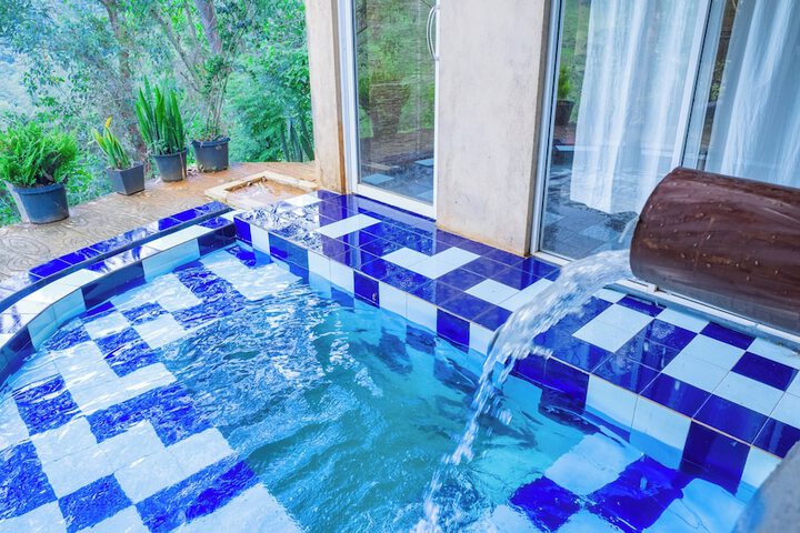 Pool 75 of 164