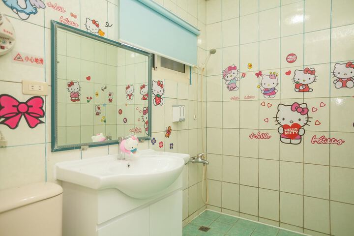 Room 43 of 57