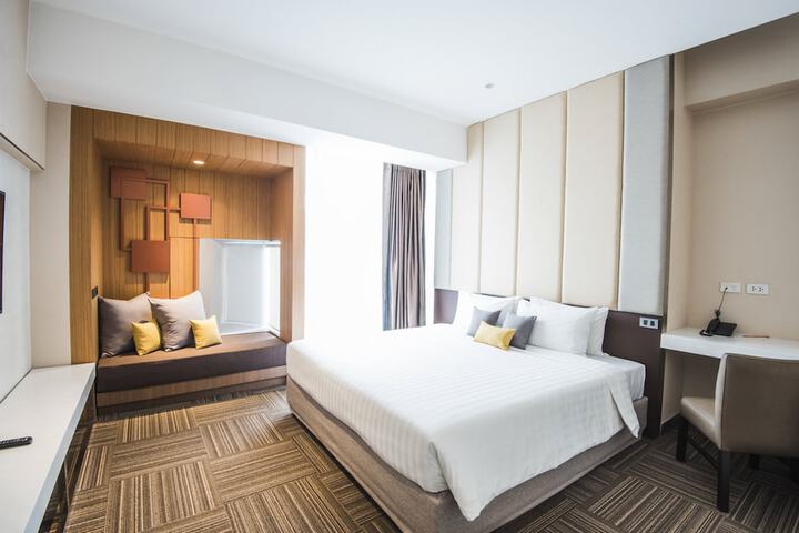 Room 5 of 52