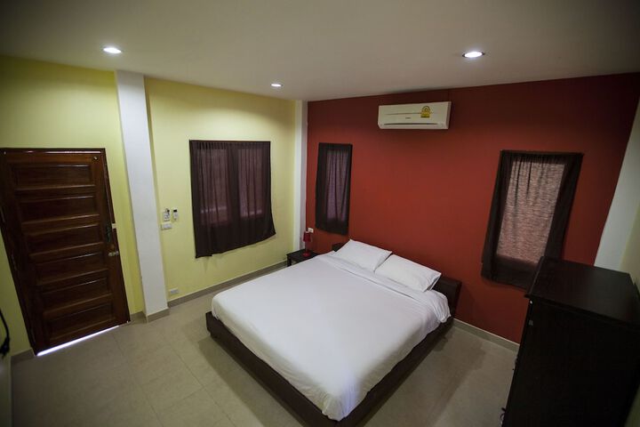 Room 11 of 31