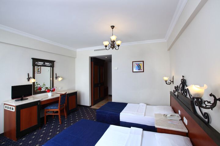Room 4 of 23