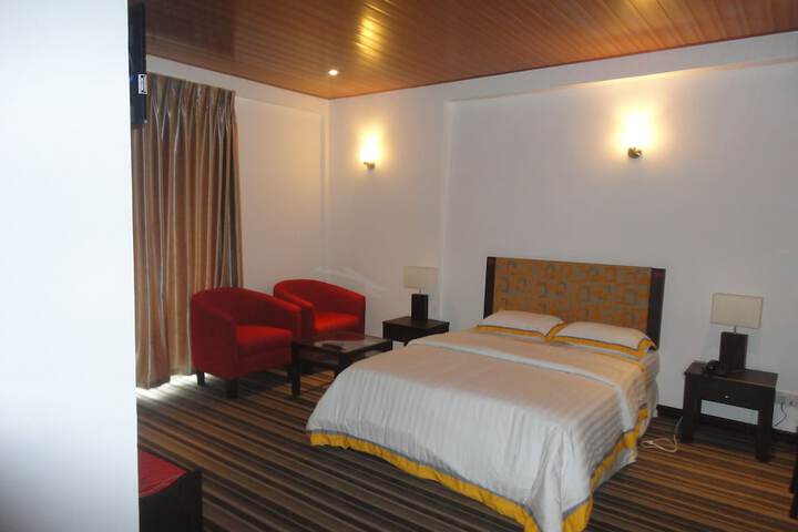Room 3 of 33