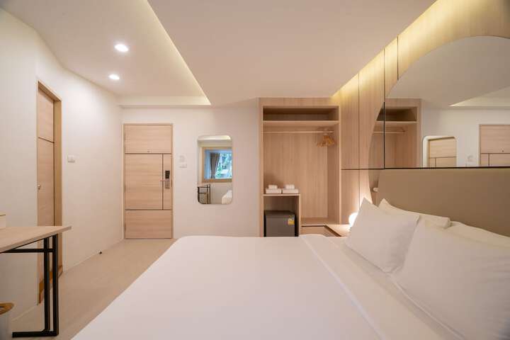 Room 25 of 63