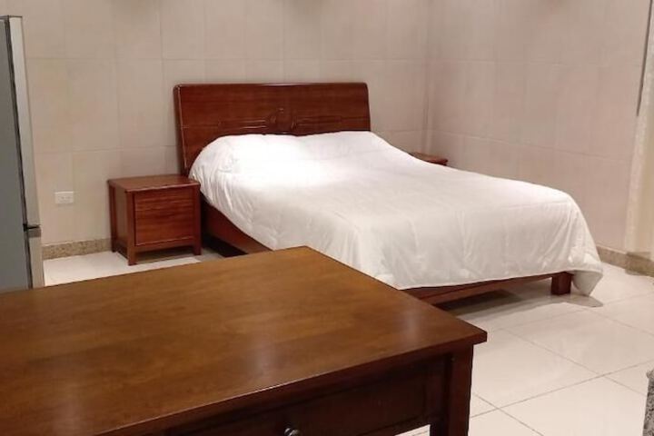 Room 9 of 20